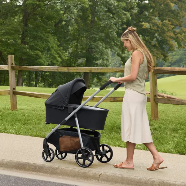 Britax Zinnia™ Bassinet for Brook, Brook+ and Grove Strollers - Image 5
